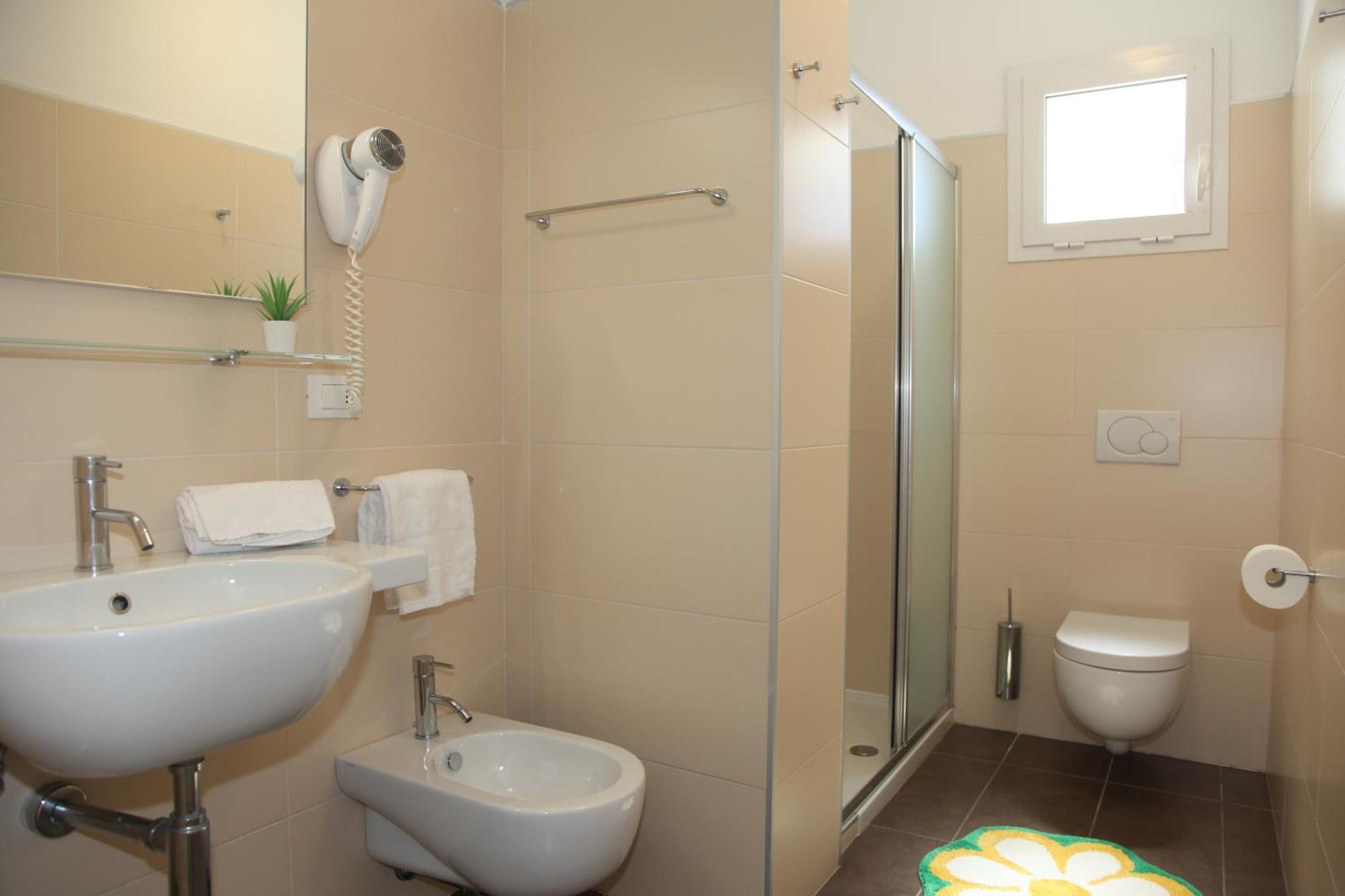 Hotel Luciana Бибионе Экстерьер фото
