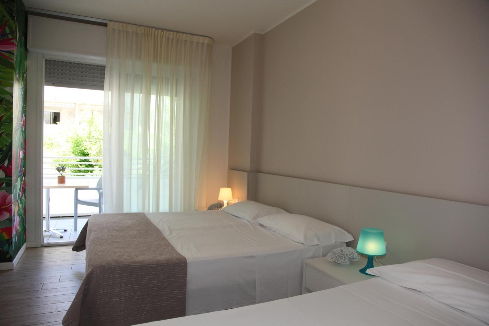 Hotel Luciana Бибионе Экстерьер фото